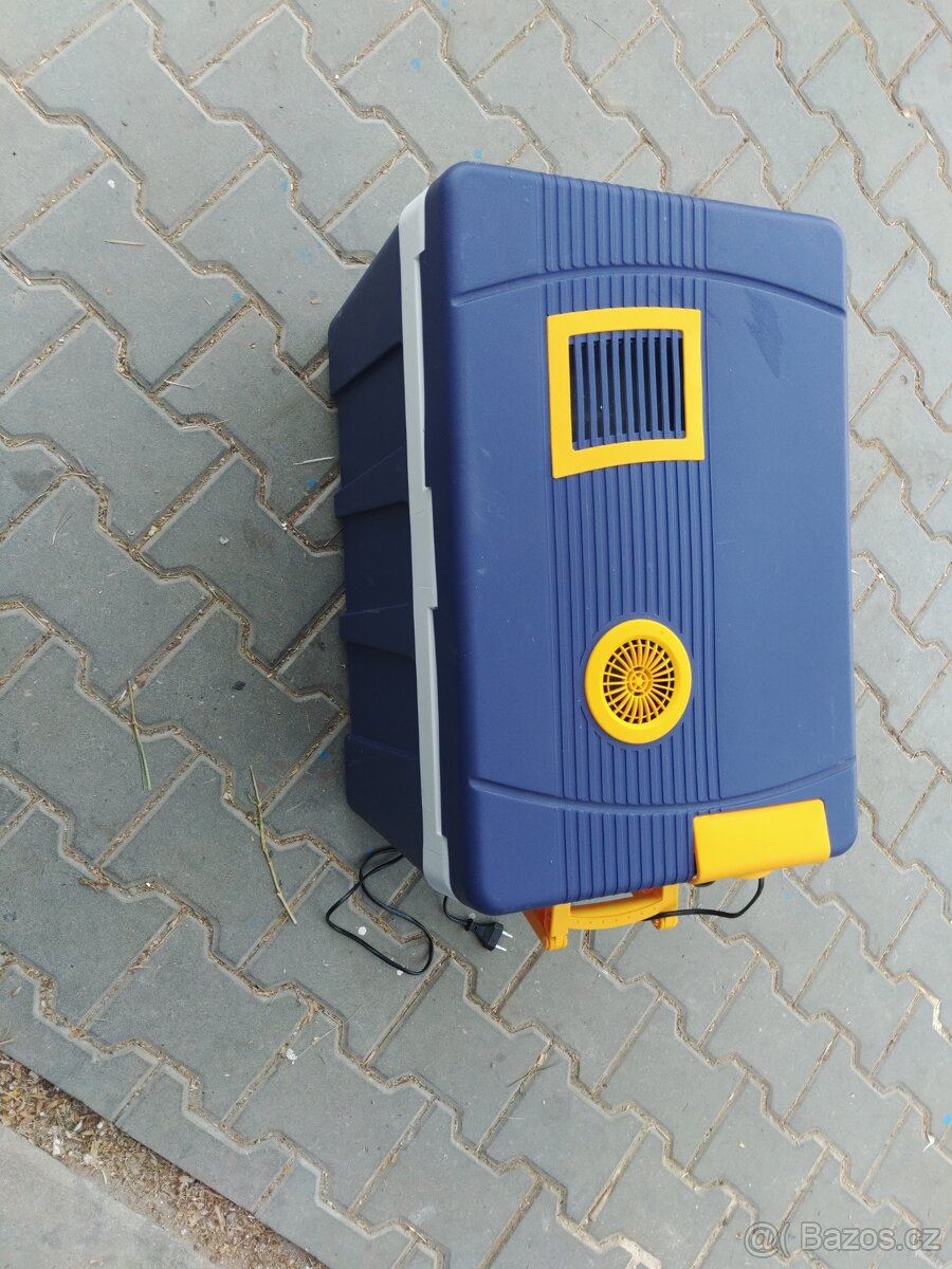 Chladici box auto lednička