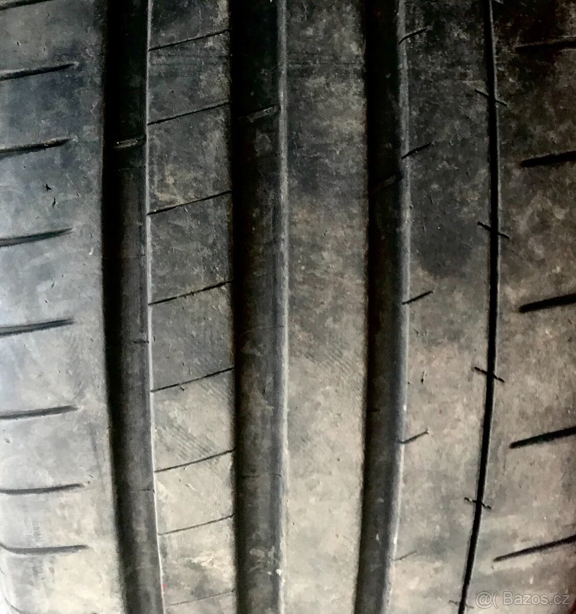Letní pneu 235/35/19 dva kusy Michelin