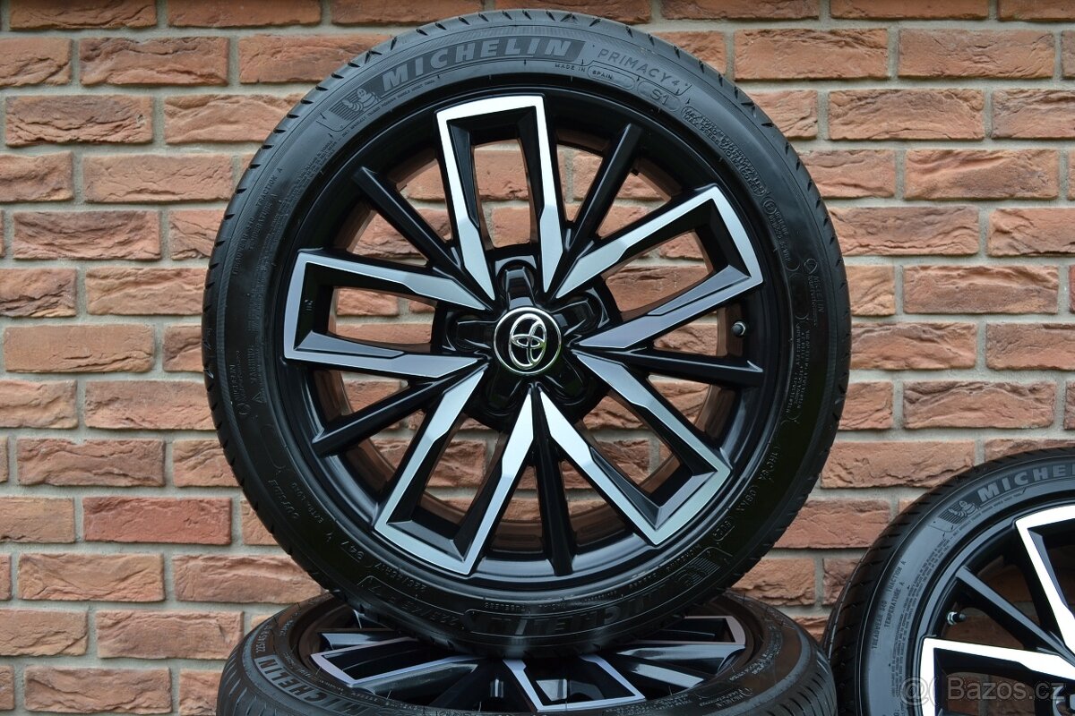 5x114,3 R17 Letní sada Originál Toyota Corolla + 225/45 R17