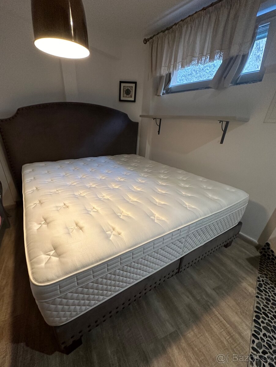 Luxusní manželská postel