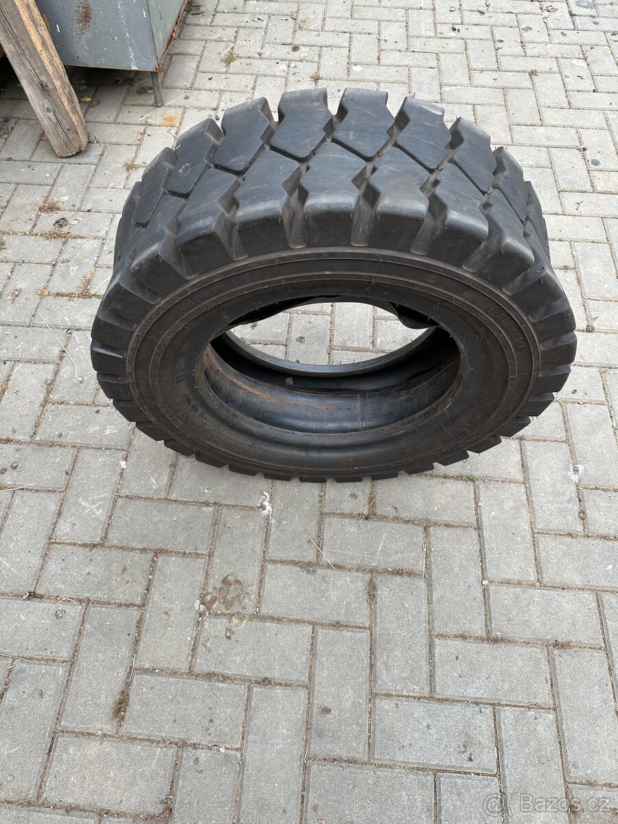 Pneu 28x9-15 IC40