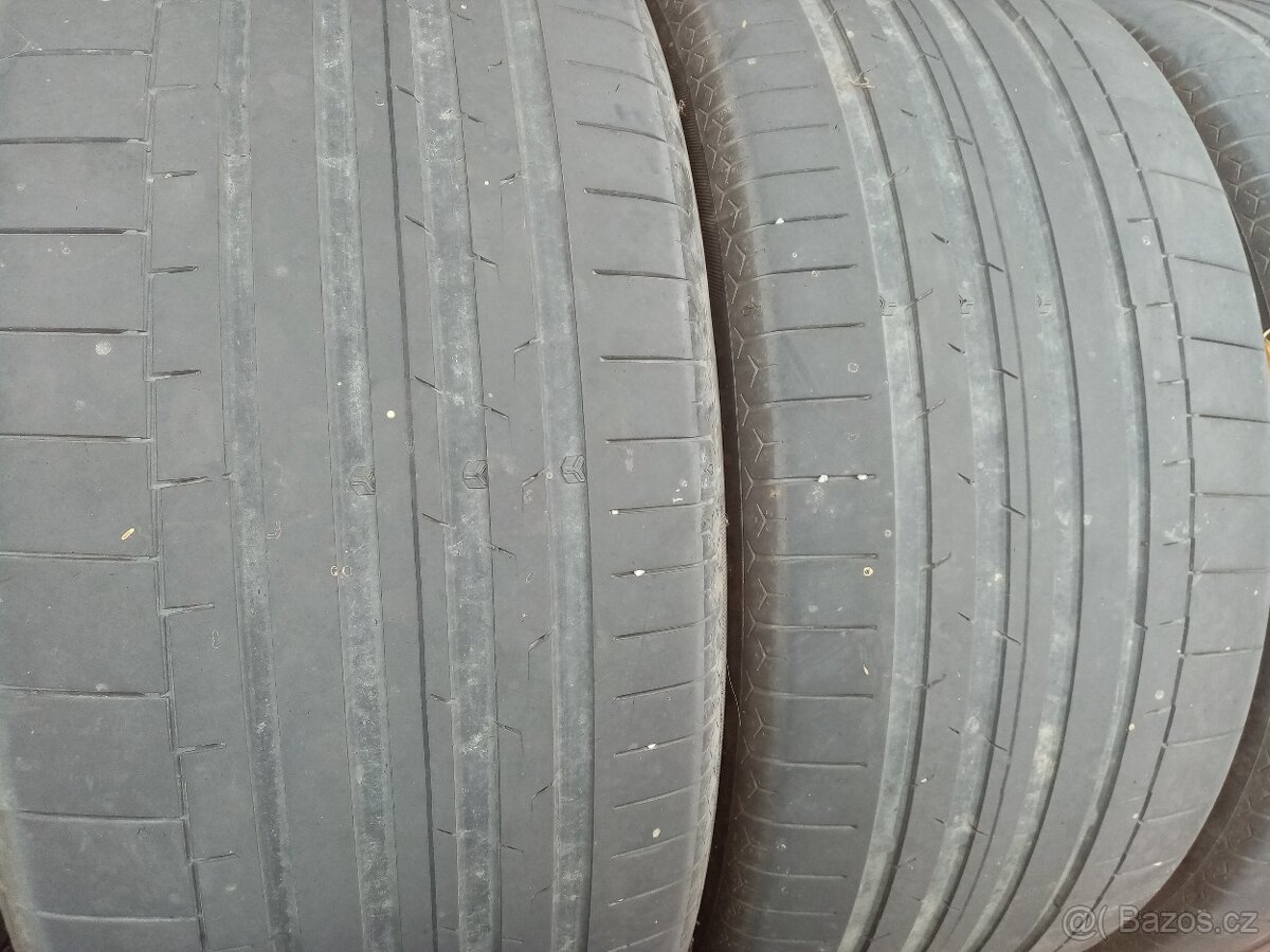 285/45 r21 Continental letni