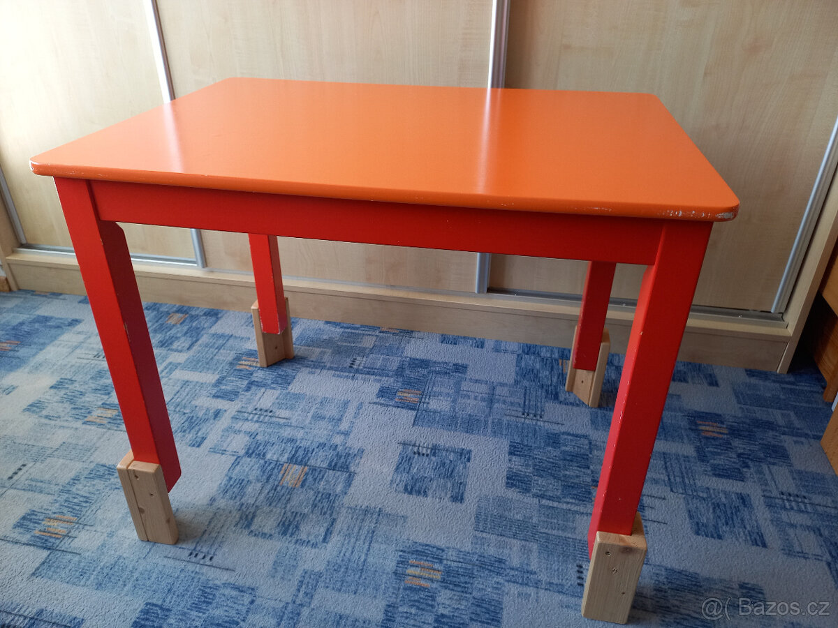 DĚTSKÝ STOLEK IKEA