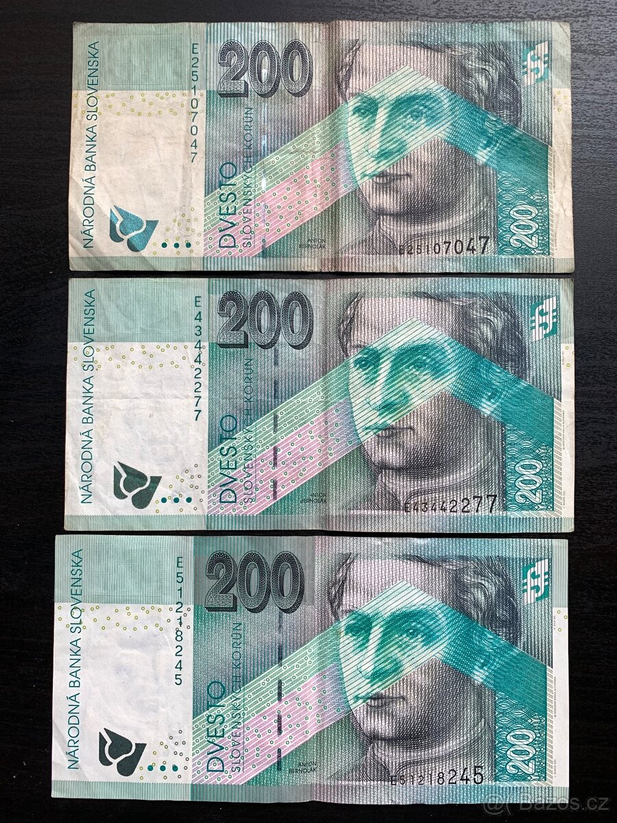 3ks slovenských bankovek - hodnota každé 200 slovenských kor