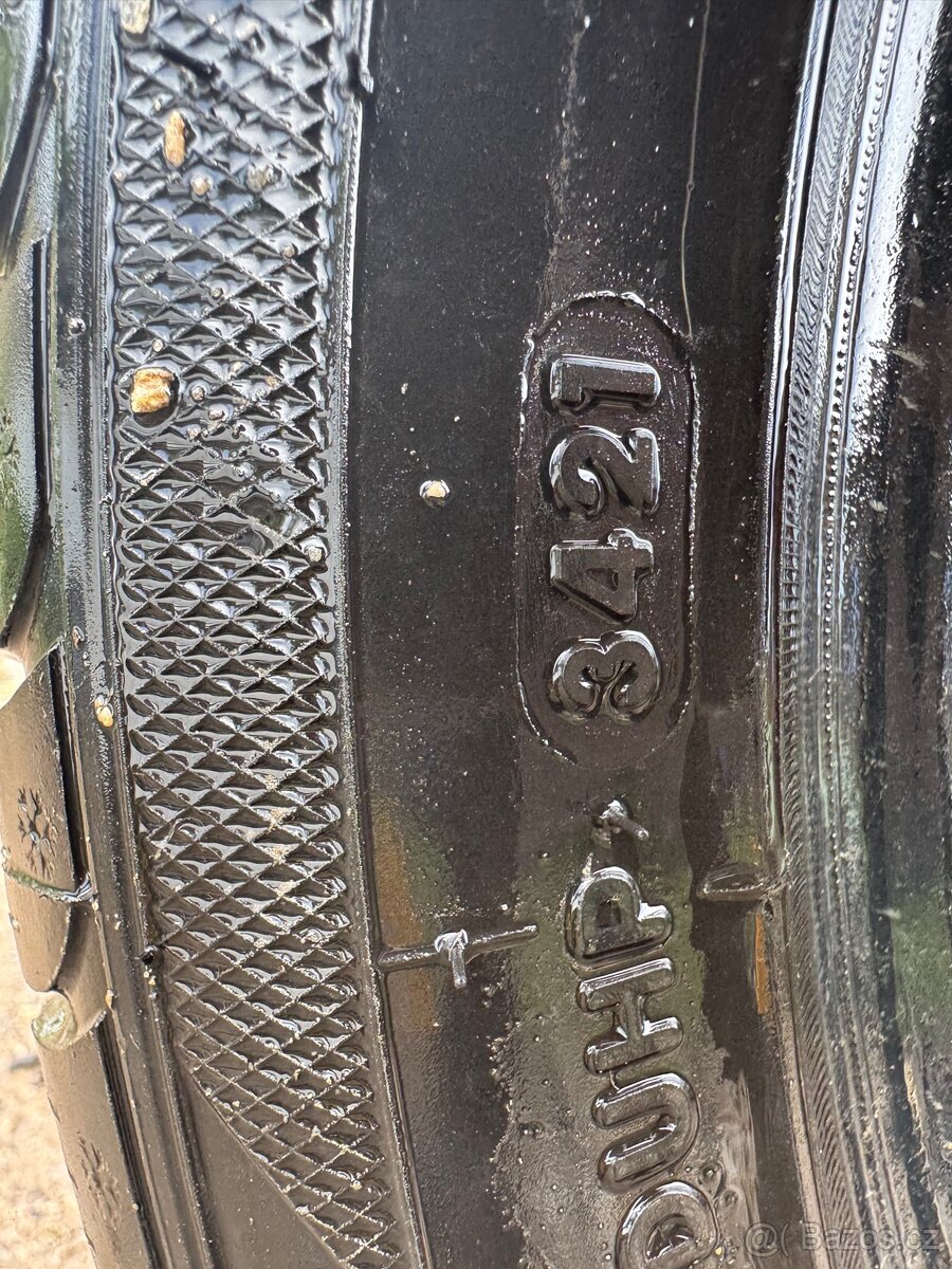 Zimní pneu Tomket 235/45R17
