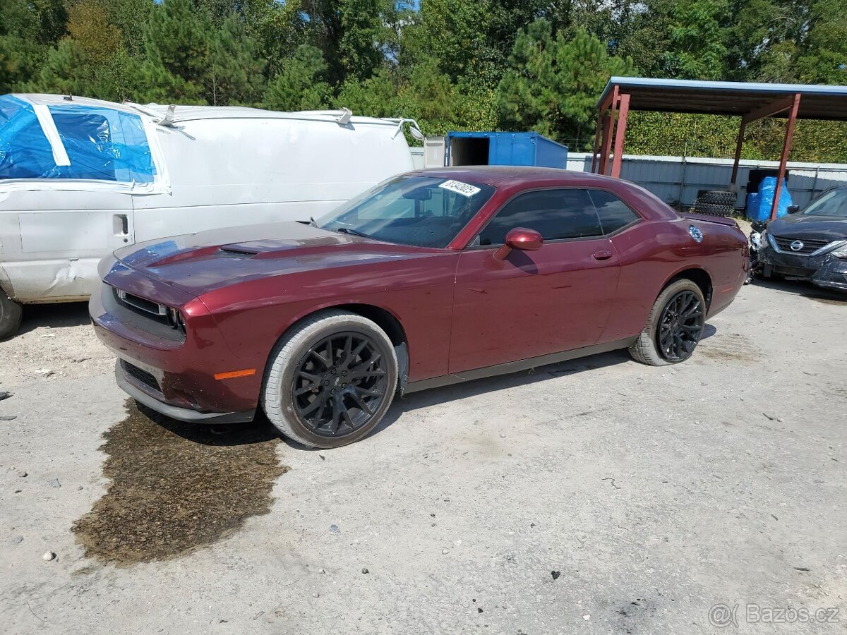 Dodge Challenger SXT 3.6 V6, automat, najeto jen 27tis. km