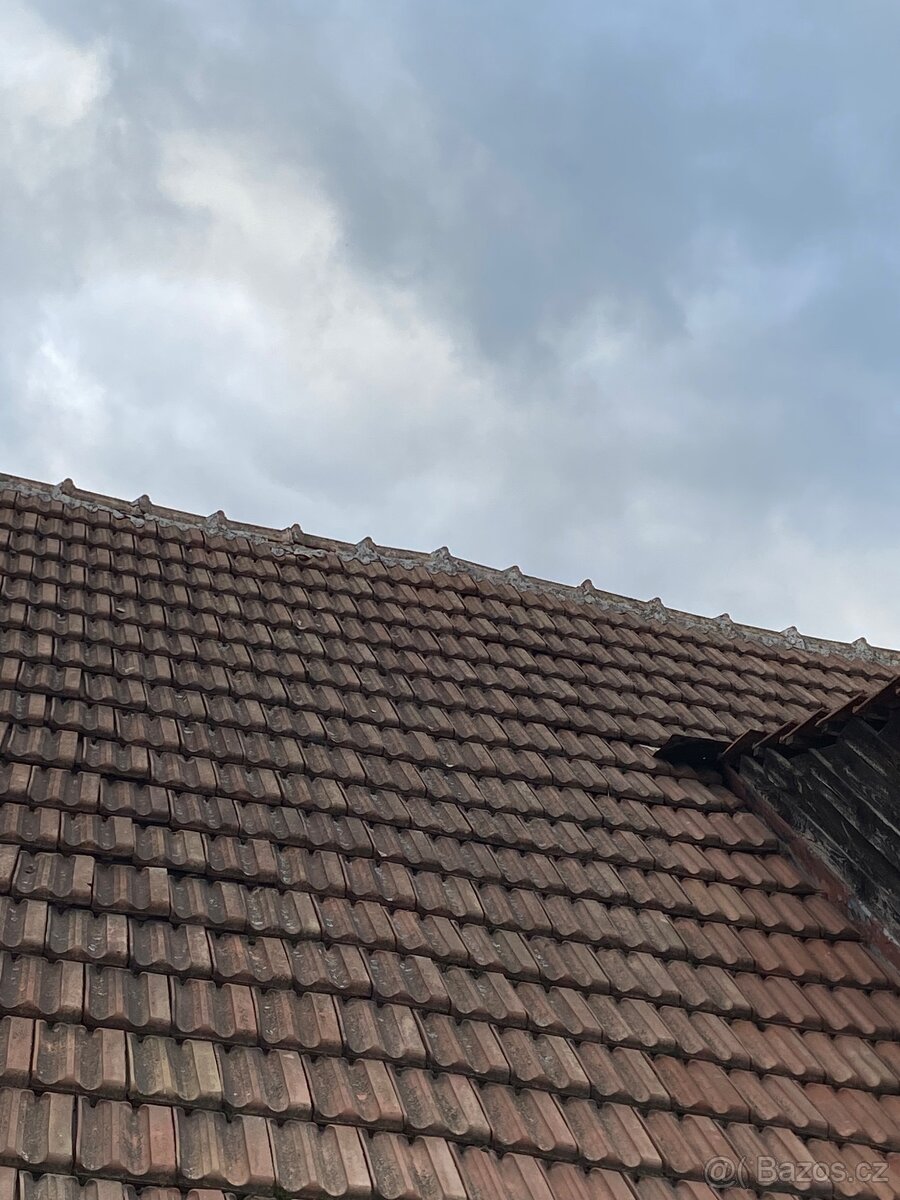 Darují střešní krytinu
