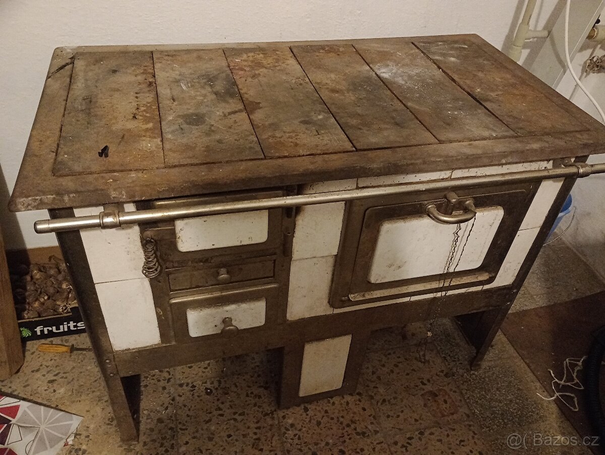 Sporák, kachlová kamna, kamínka