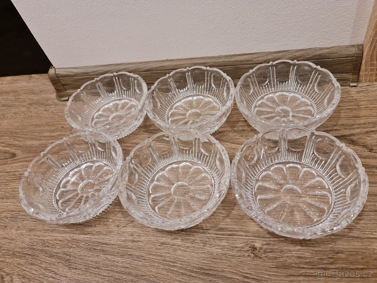 Set skleněných misek a mís