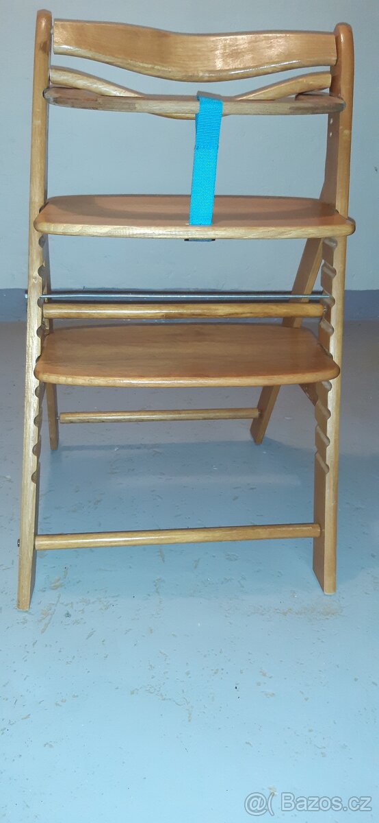 Dřevěná polohovací jídelní židle