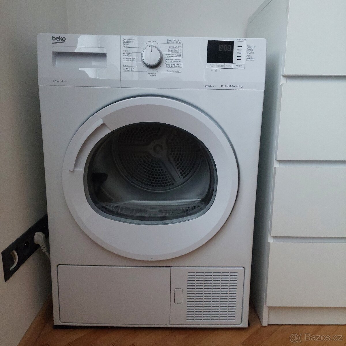 sušička prádla s menší hloubkou pro menší prostor