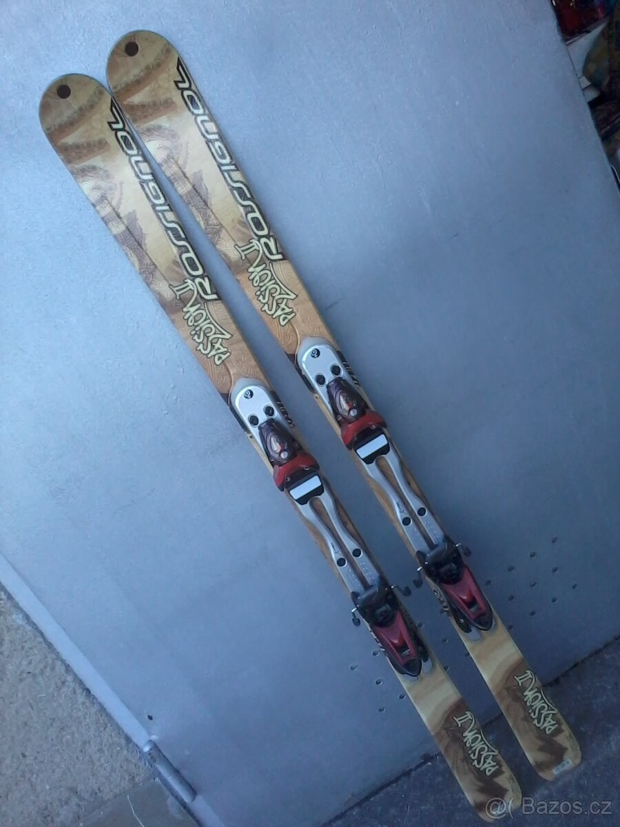 Lyže dámské Rossignol 146cm.