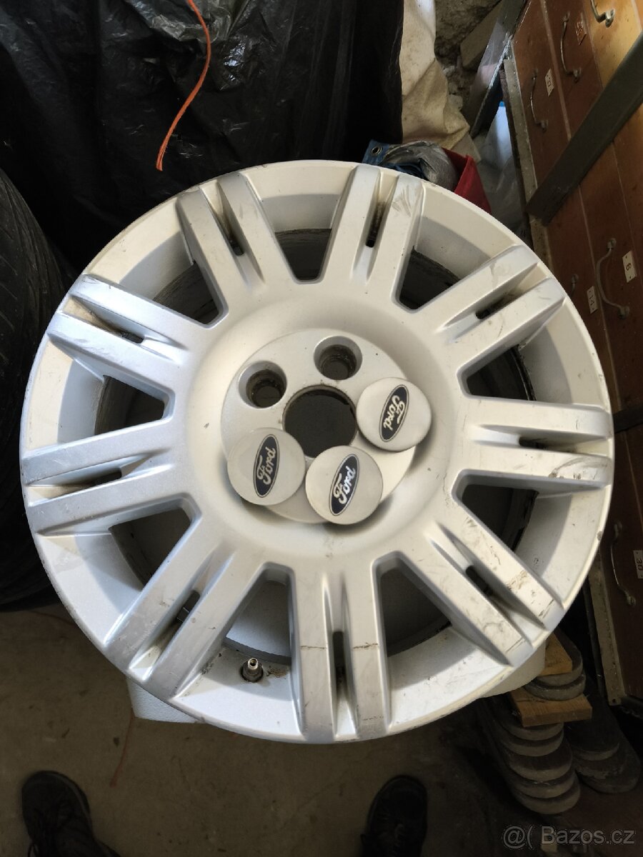 Litá kola Ford