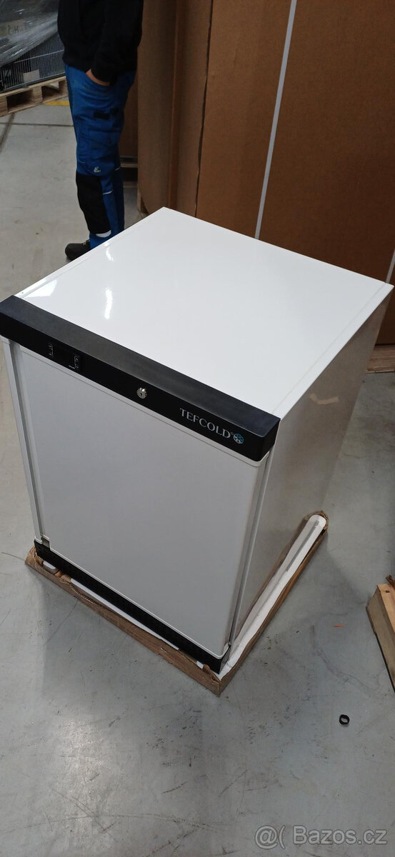 Podpultová lednice nová UR 200