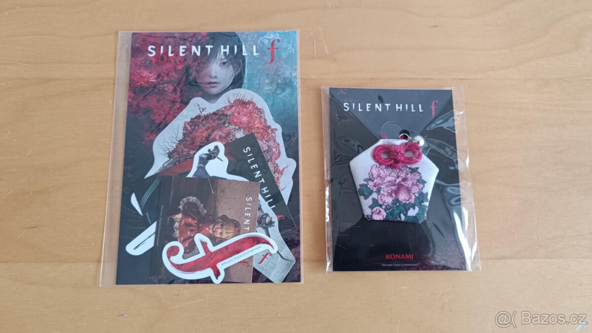 Silent Hill f nálepky + amulet Omamori KONAMI