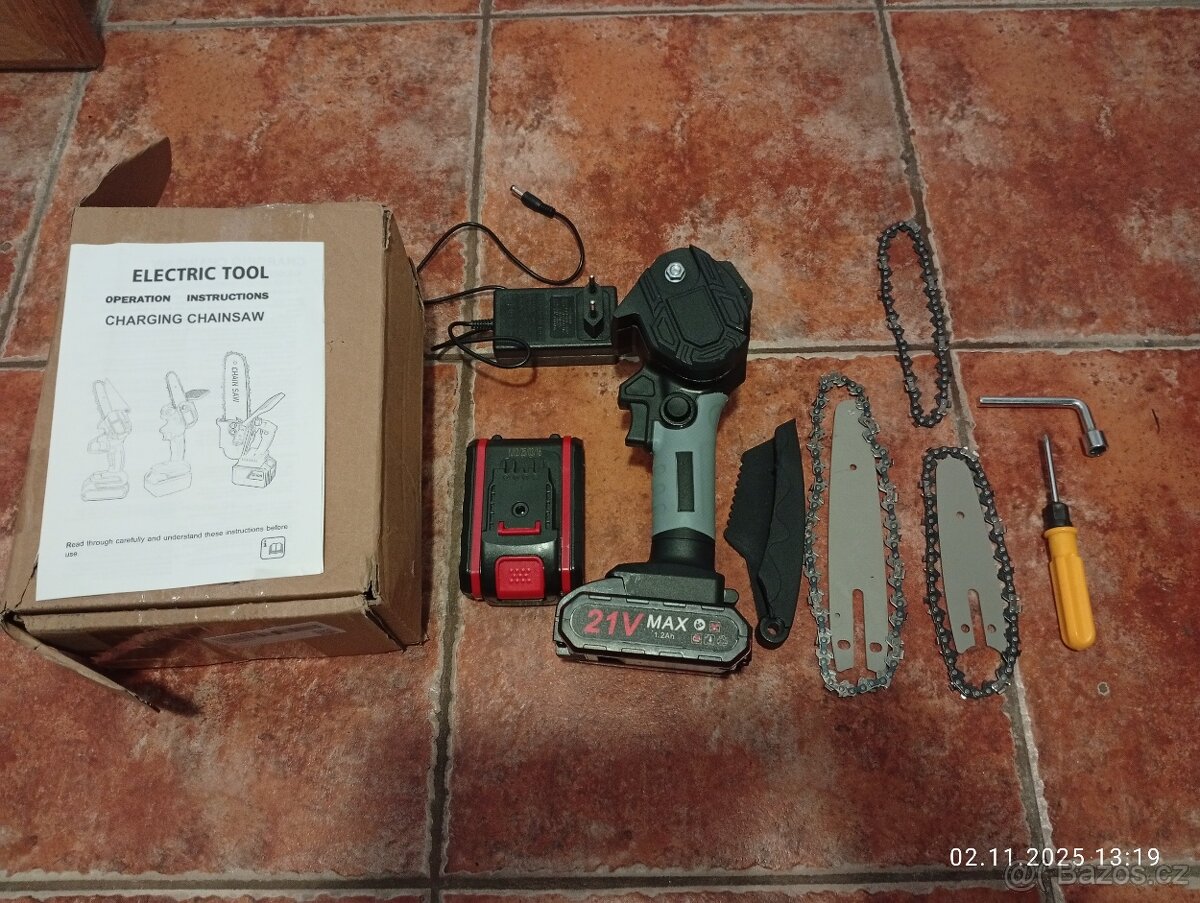 Nová akumulátorová ruční pila