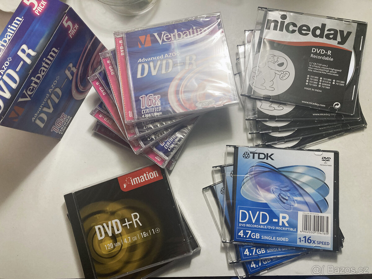 Prázdná čistá média CD, DVD