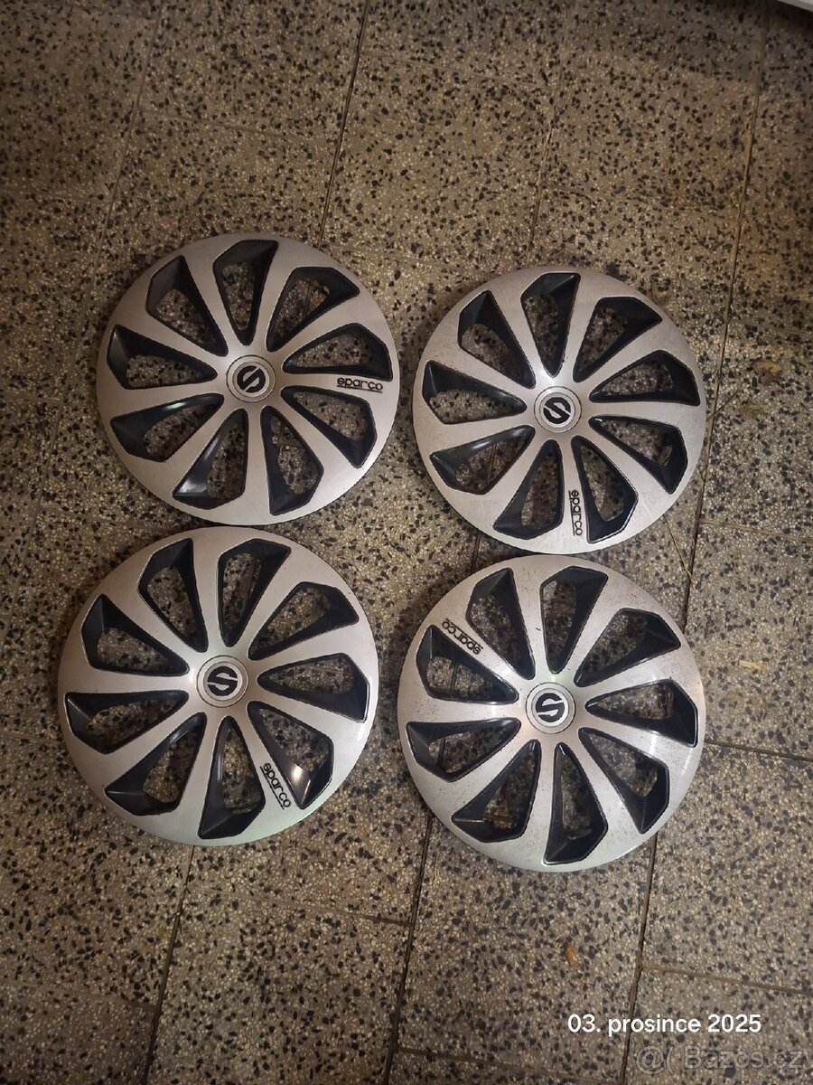 Kryty kol SPARCO 15"