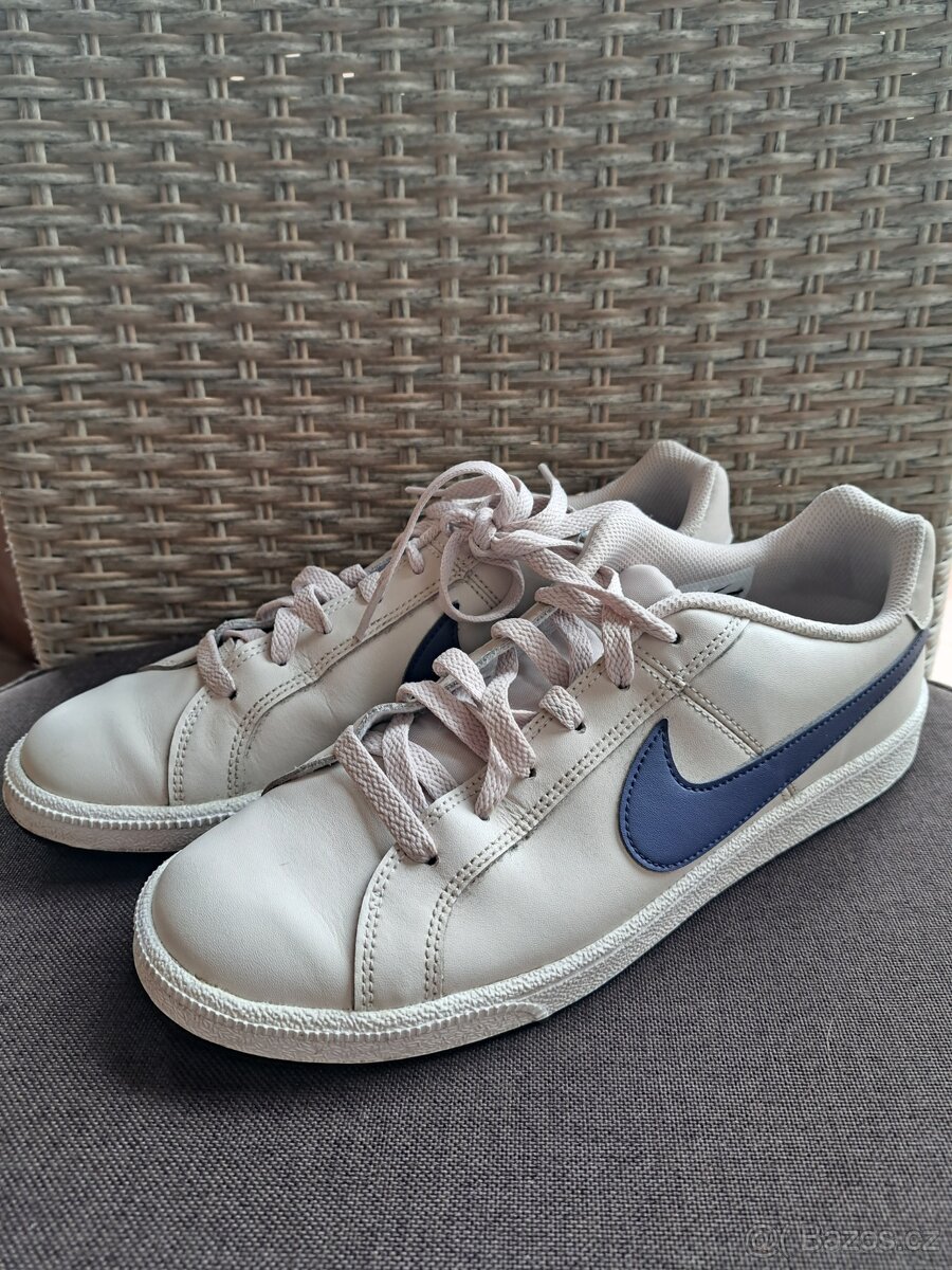 Tenisky Nike velikost 42