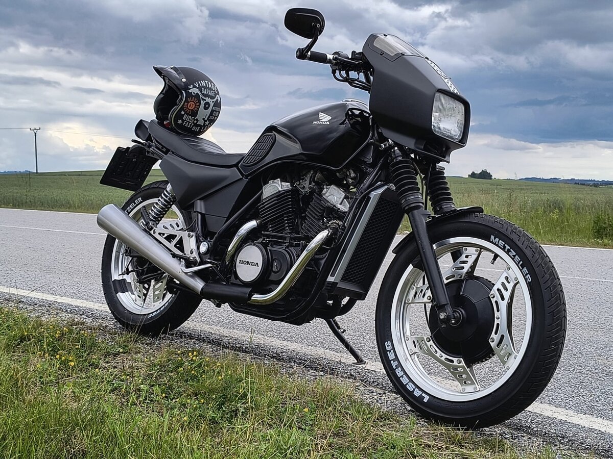 Honda VT500E Street Racer