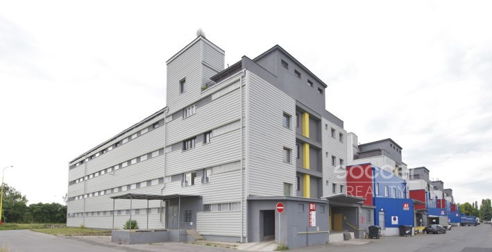 Pronájem skladu 193 m2 + kancelář 37 m2, ul. Ve Žlíbku, Prah
