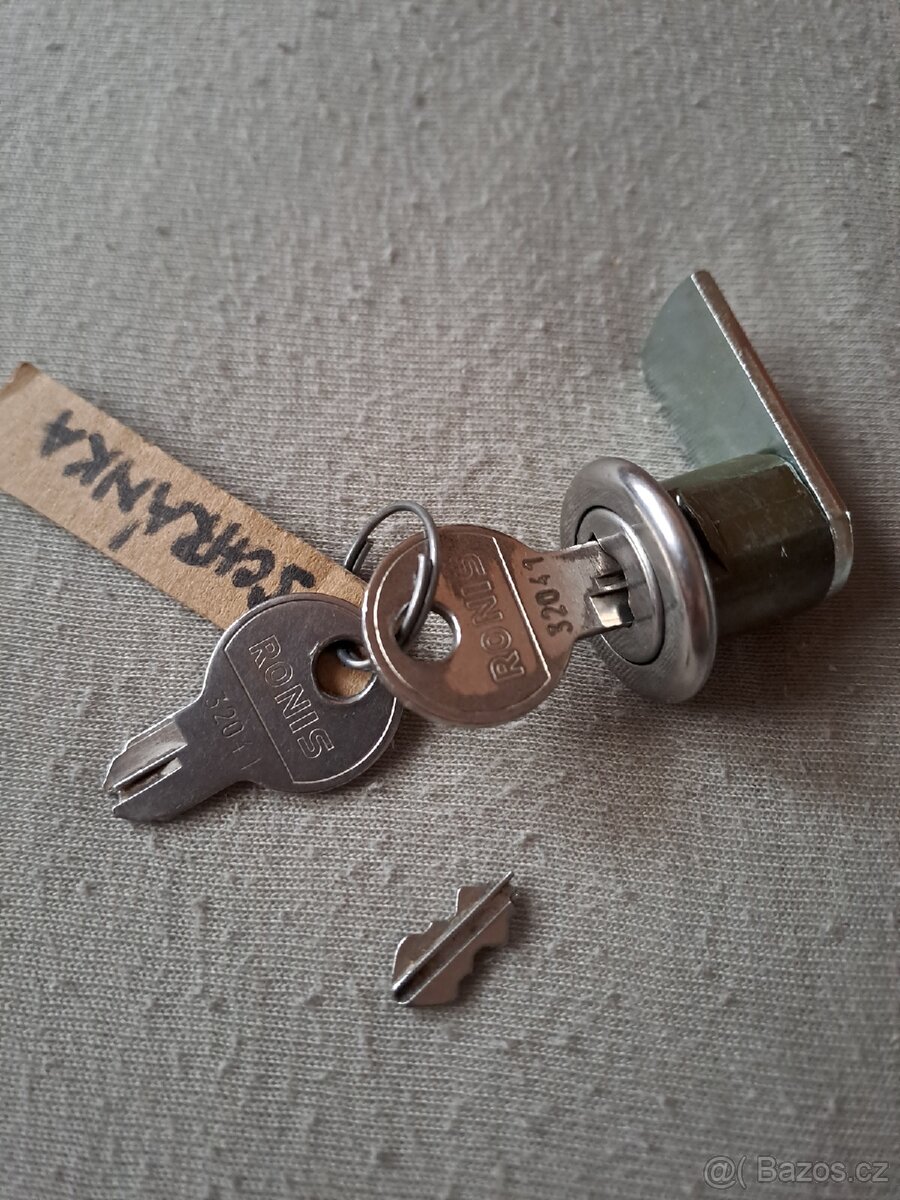 Zámky a kliky