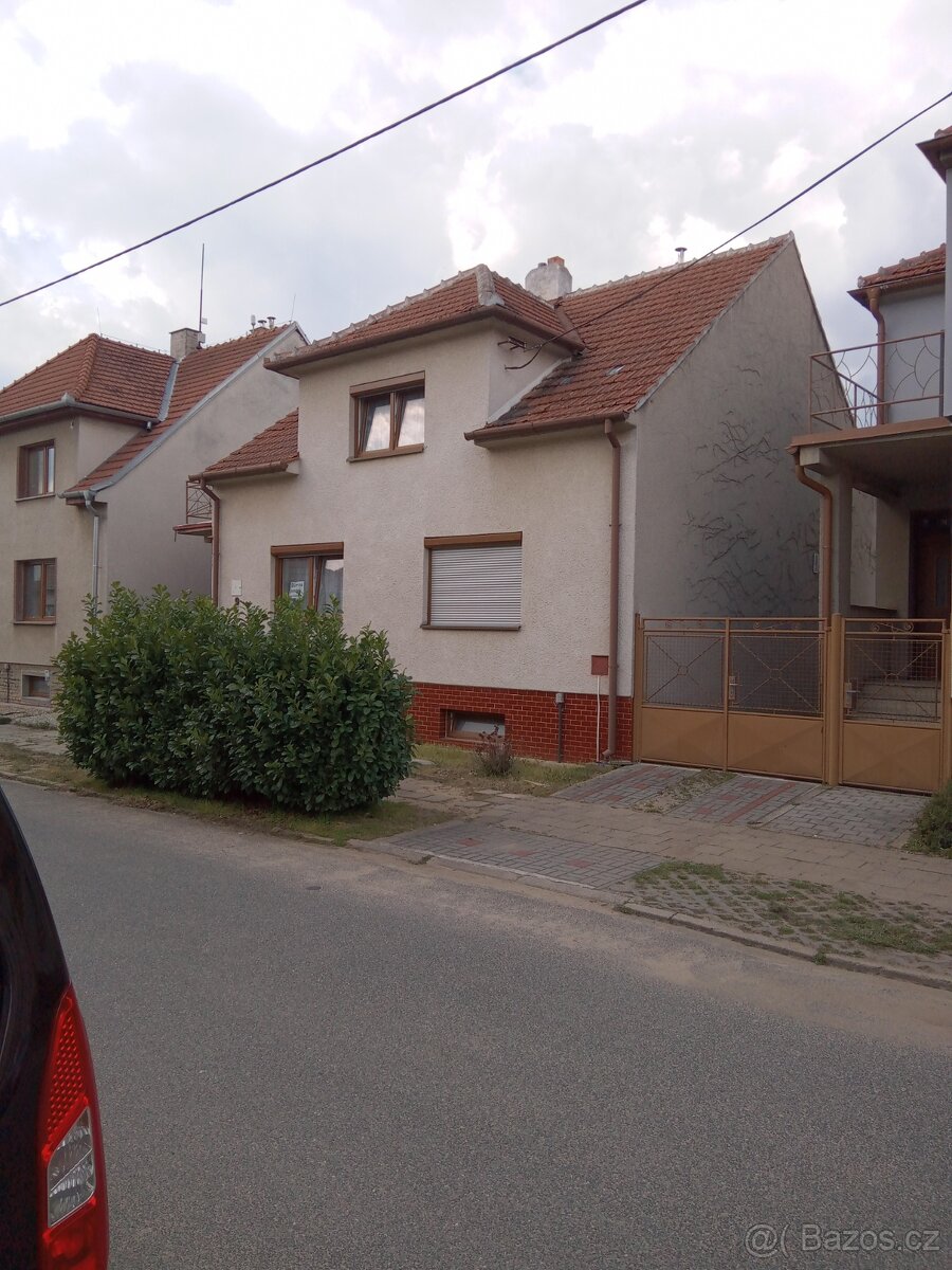 RD Lanžhot, velká zahrada, dvougenerační bydlení
