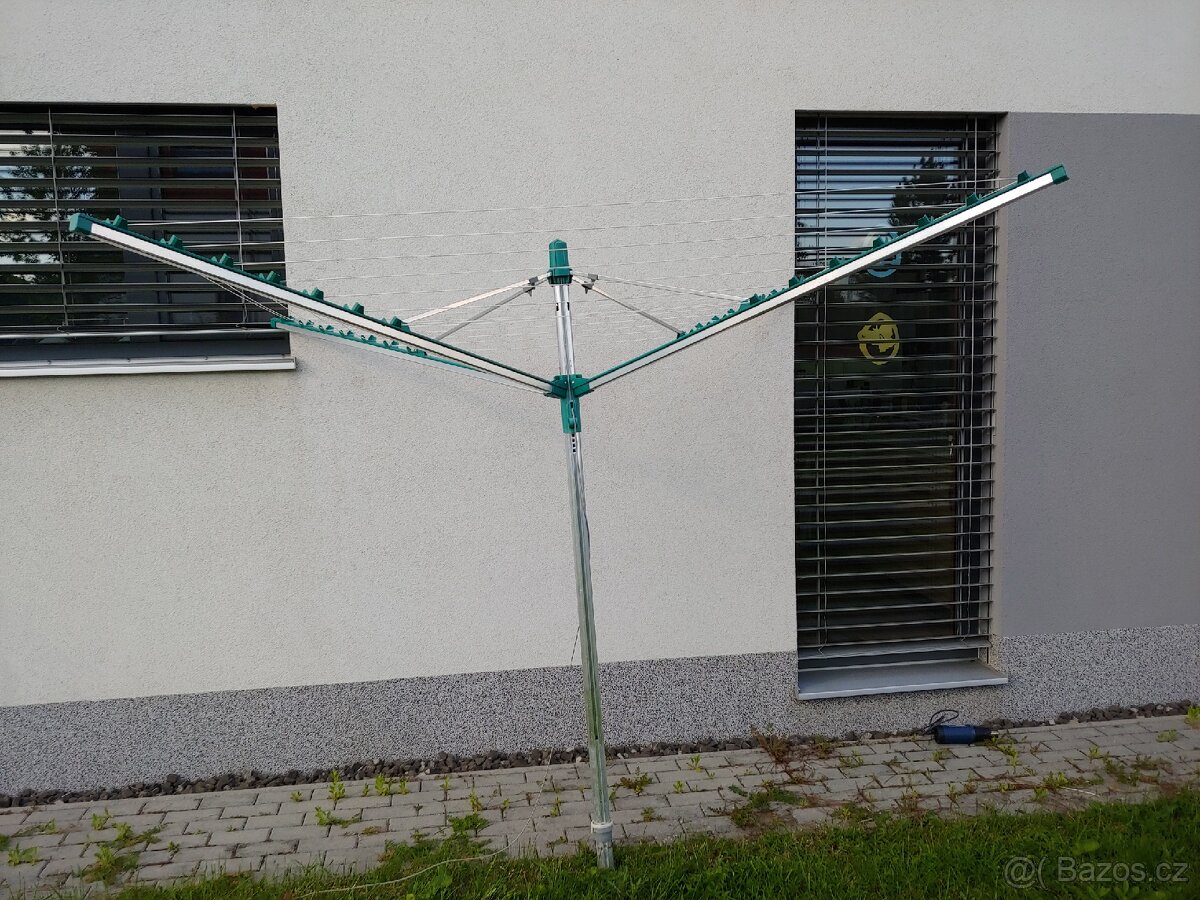 Prodám skládací sušák na prádlo Leifheit linomatic.