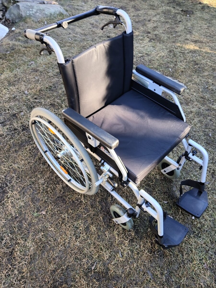 Invalidní vozík
