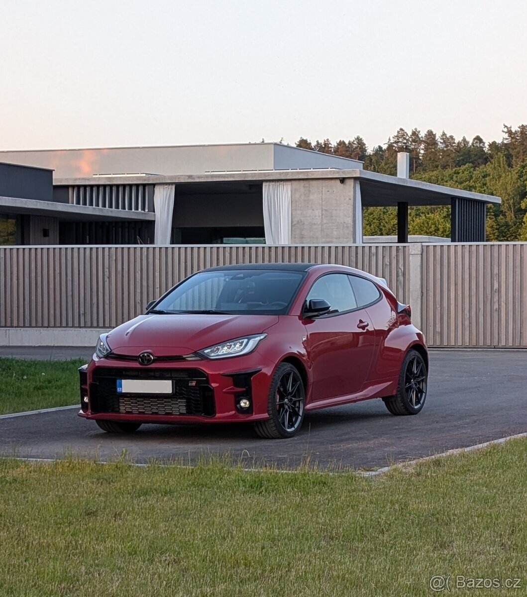 Yaris GR Sport paket, záruka, TOP stav