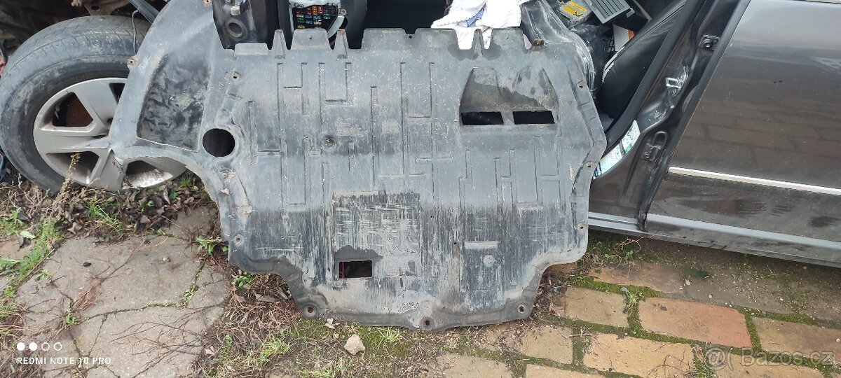 PASSAT B6 PLAST POD MOTOR PLATÍ DO SMAZÁNÍ