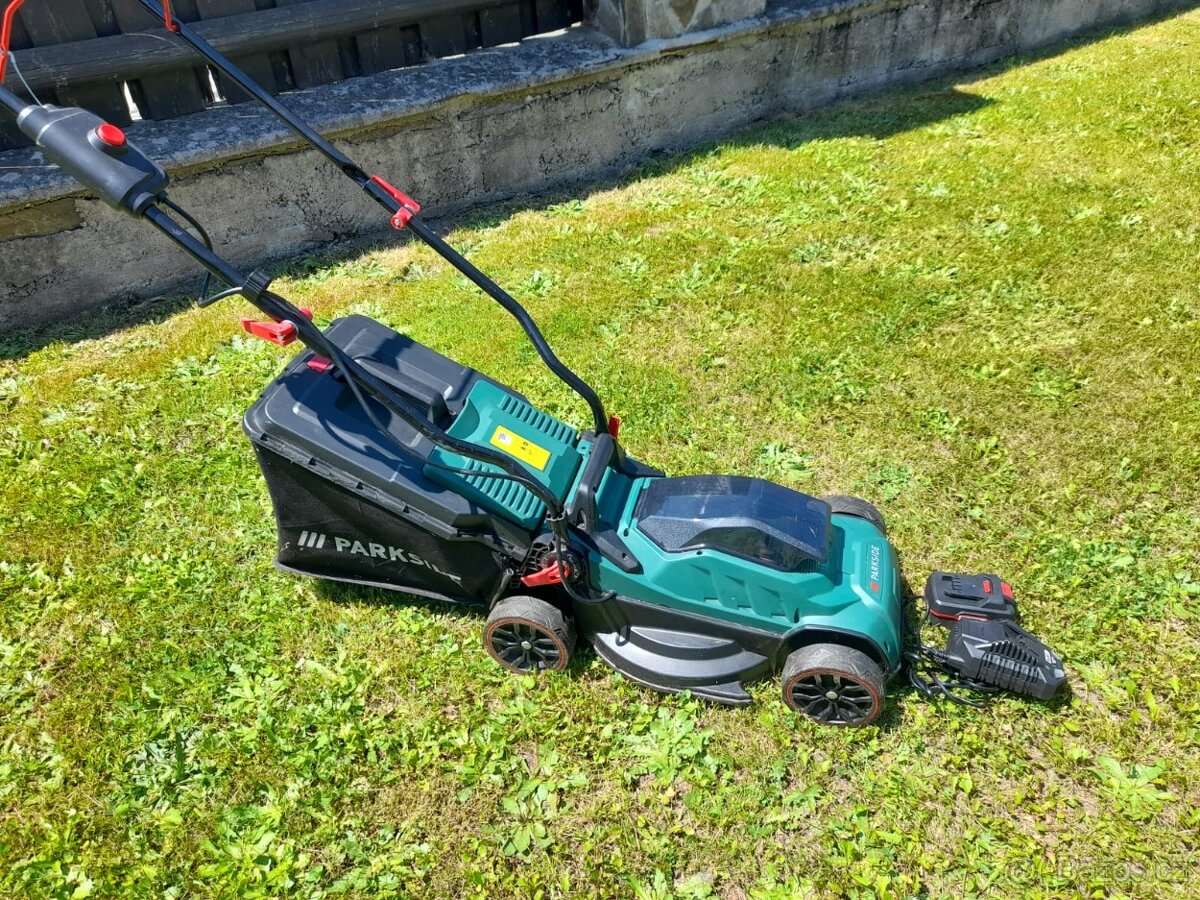 Sekačka aku parkside s baterií a nabíječkou