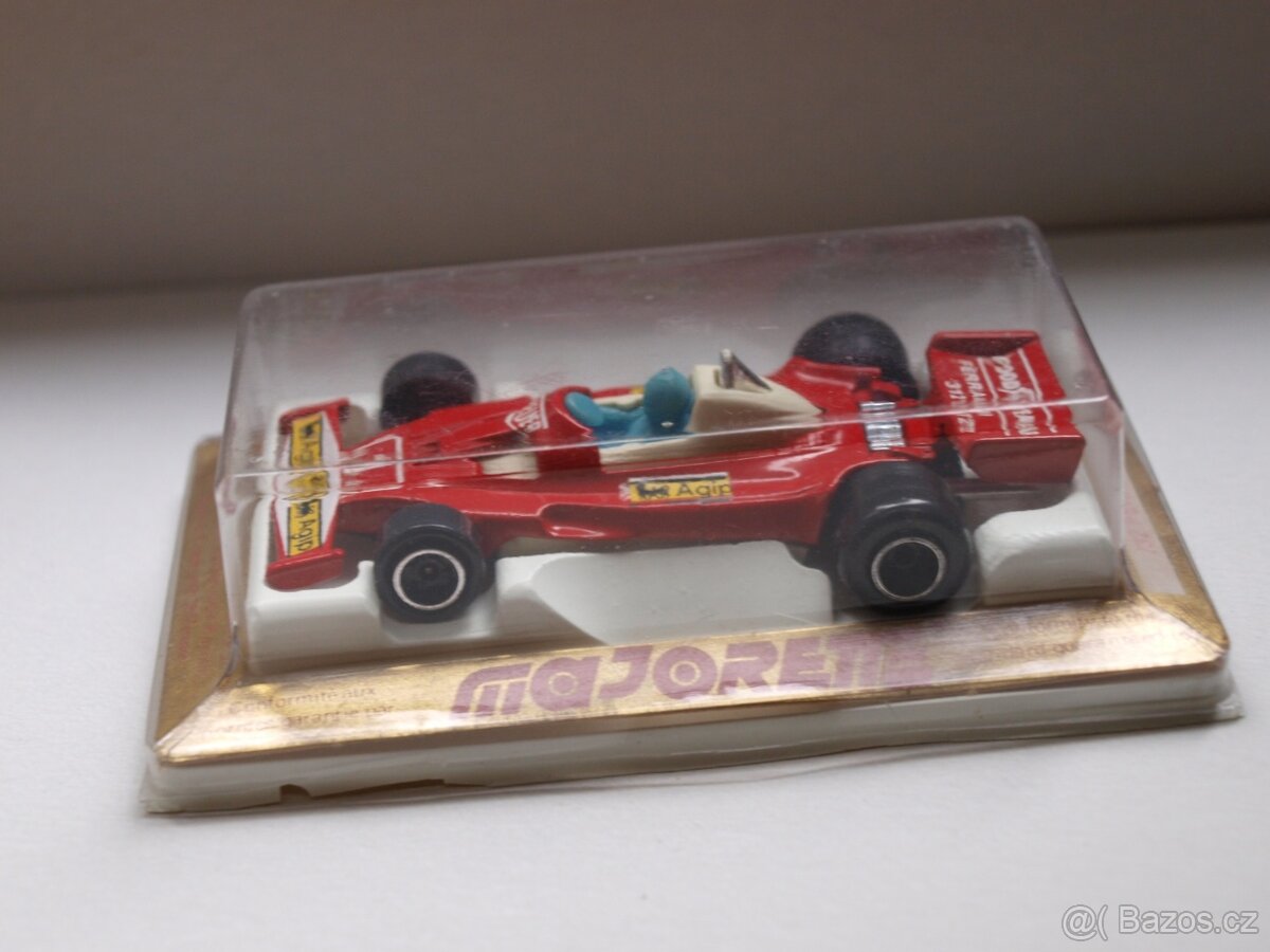FERRARI 312 T2 F1 MAJORETTE 1/64