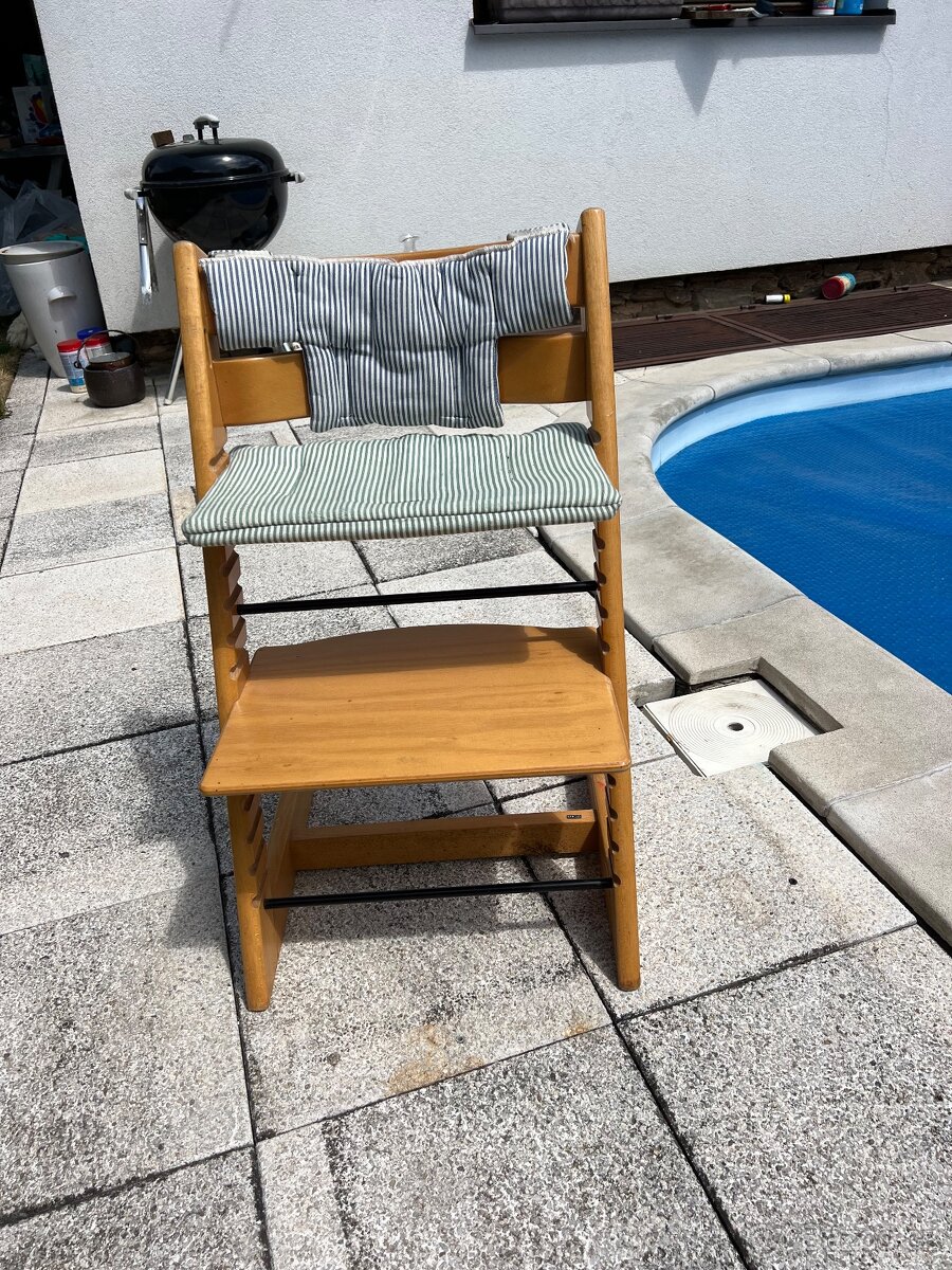Rostoucí židle