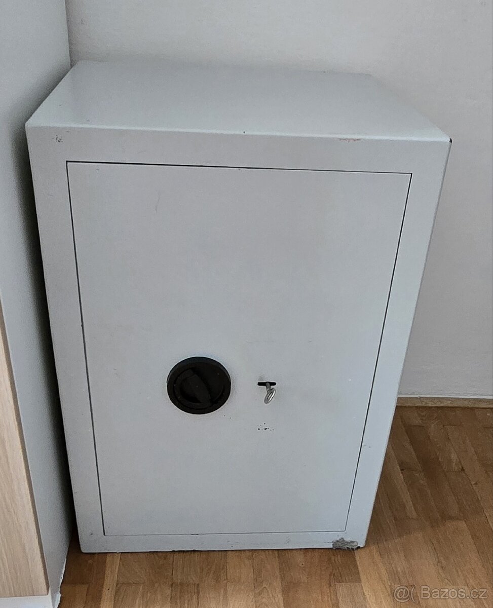 Skříňový trezor Wico