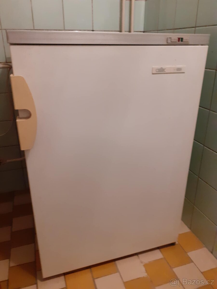 starší mrazák
