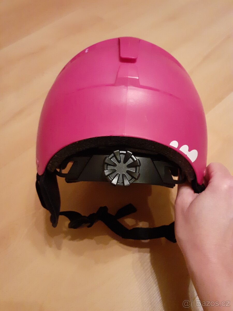 Dívčí lyžařská helma