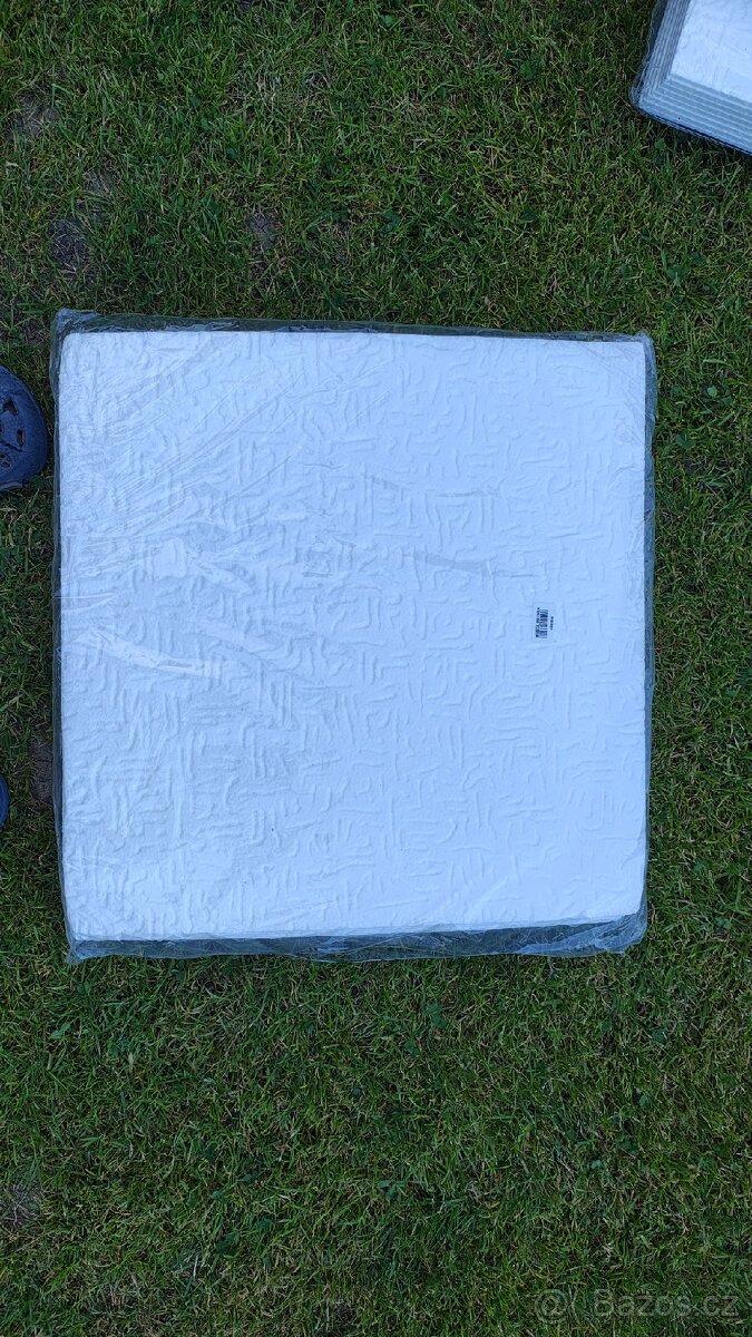 Stropní polystyrenové kazety