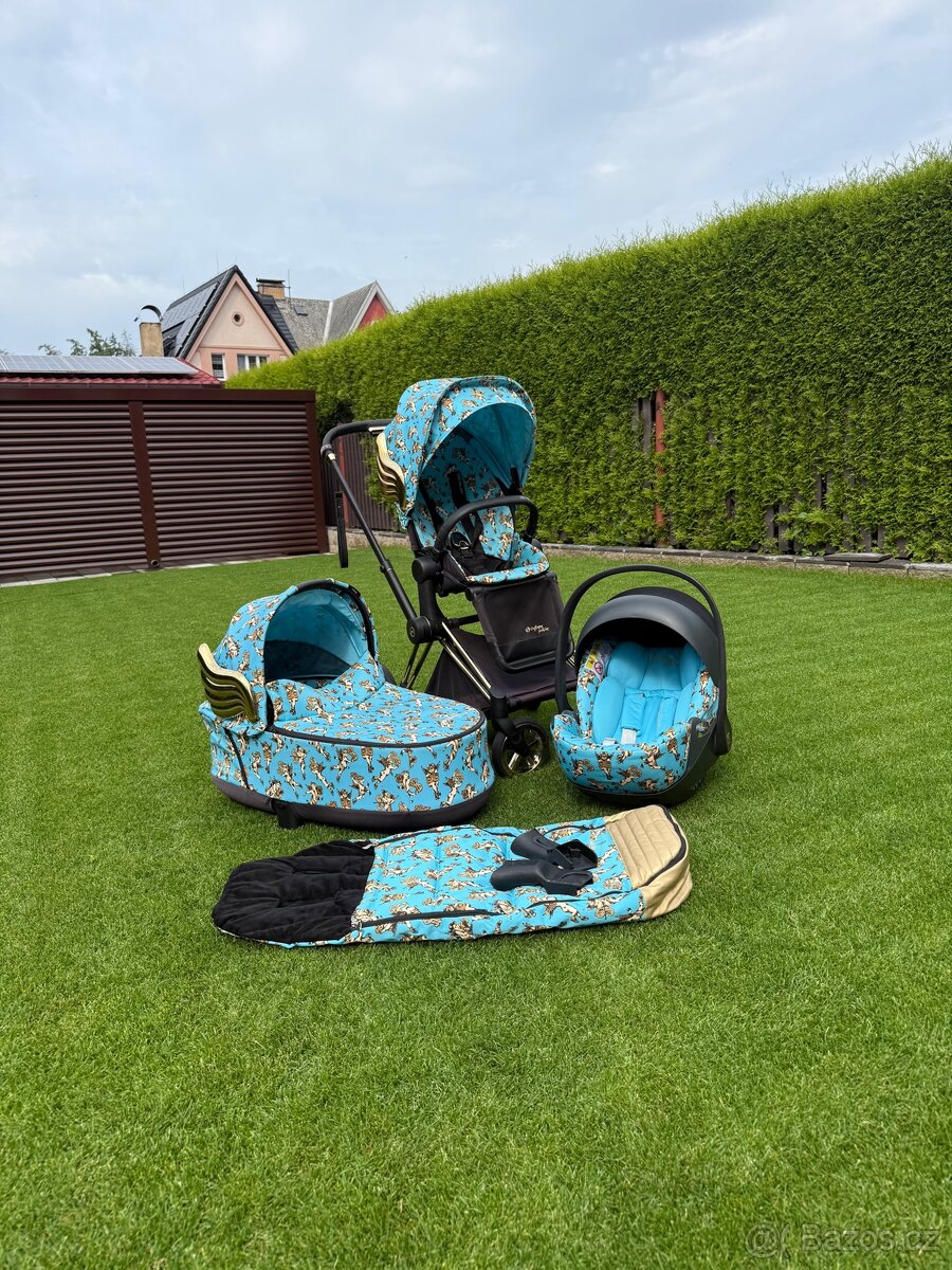 Luxusní kočárek CYBEX Priam Wings by Jeremy Scott Cherub 3v1