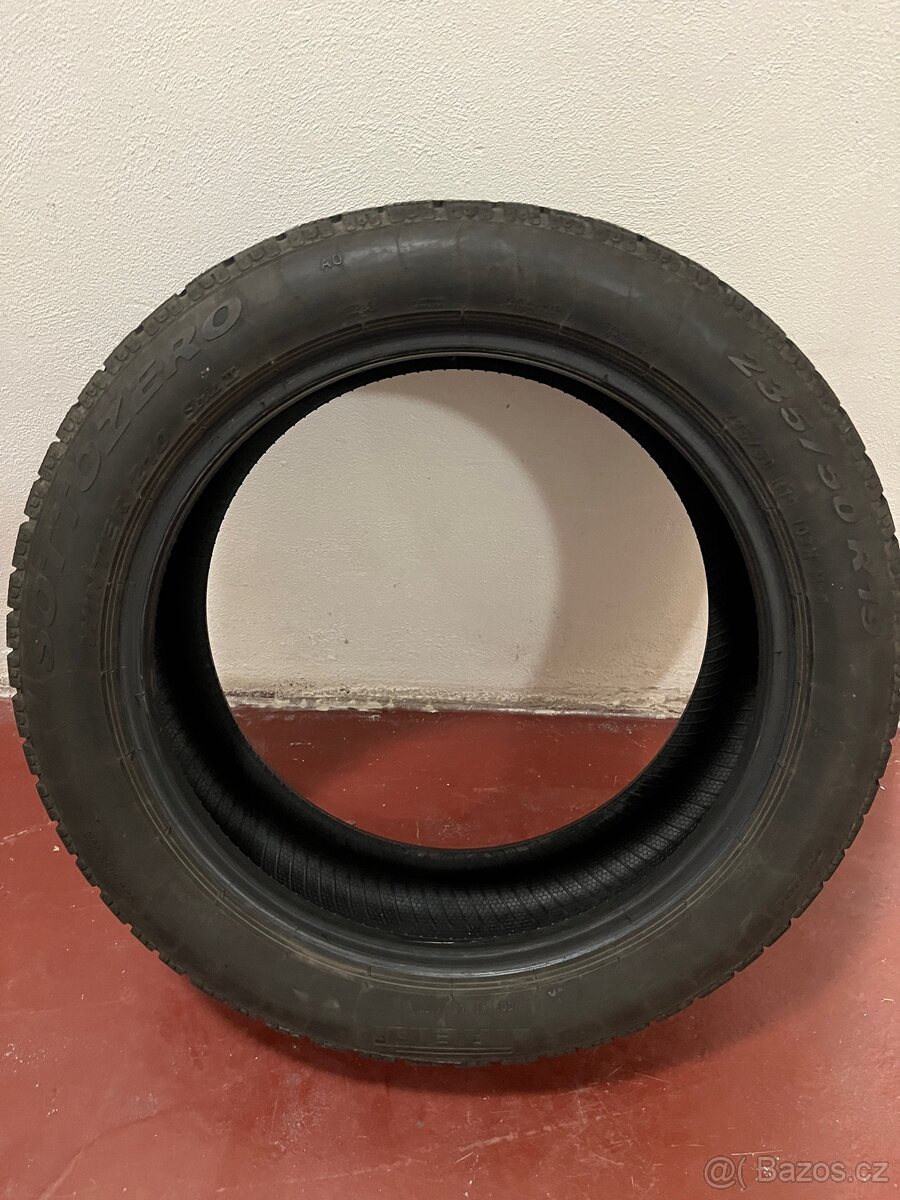 Zimní pneu 235/50 r19 Pirelli