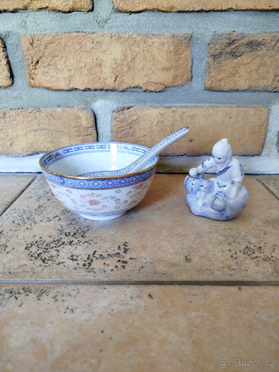 Čínská porcelánová miska a soška