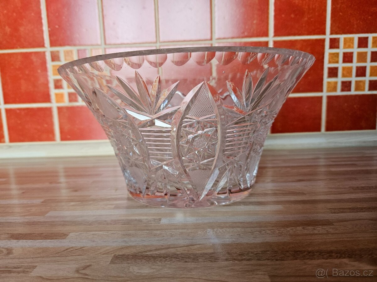broušená mísa Bohemia Crystal, typ klobouk
