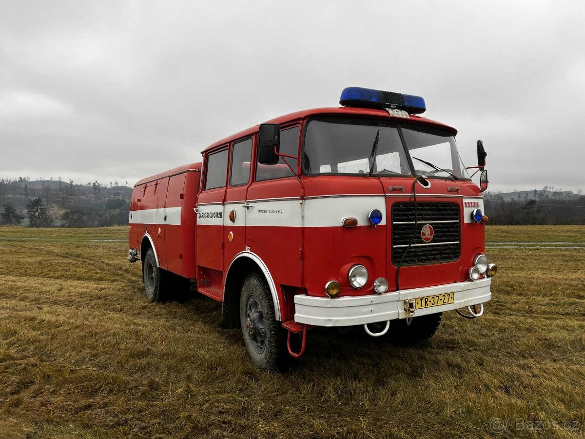 Hasičská cisterna CAS 25