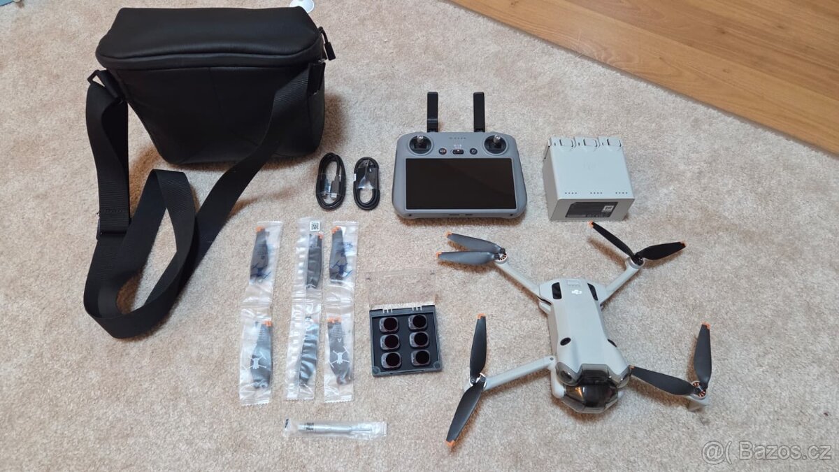 Prodám DJI Mini 4 Pro Fly More Combo (DJI RC 2) + ND FILTRY