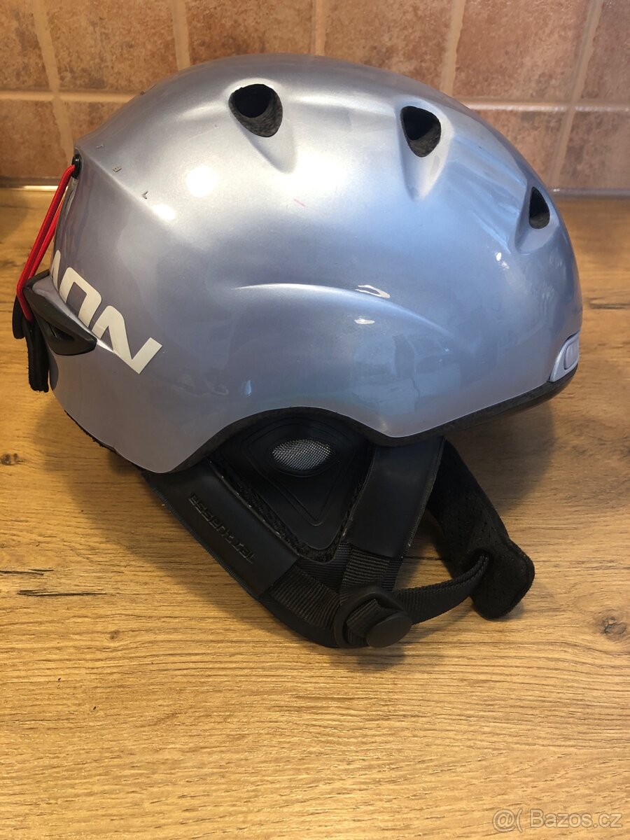 Lyžařská helma Salomon, brýle Salice zdarma