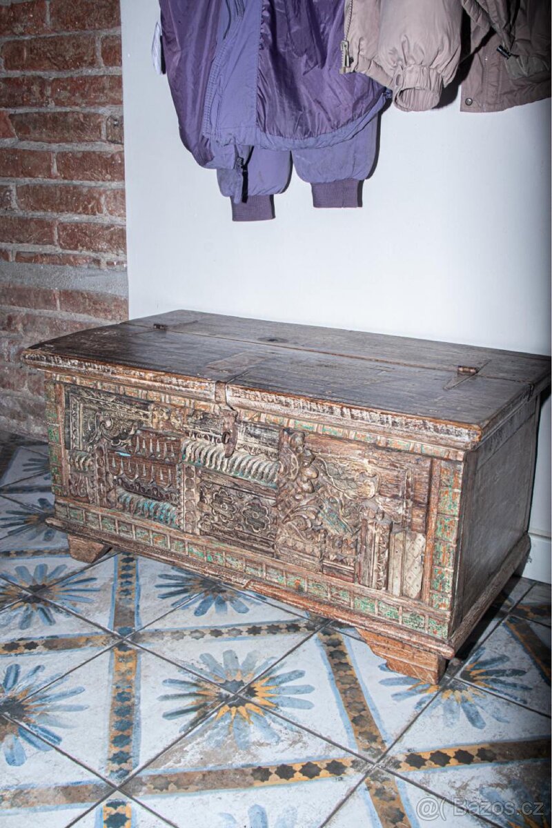 Starožitná truhla, cca 120 let stará