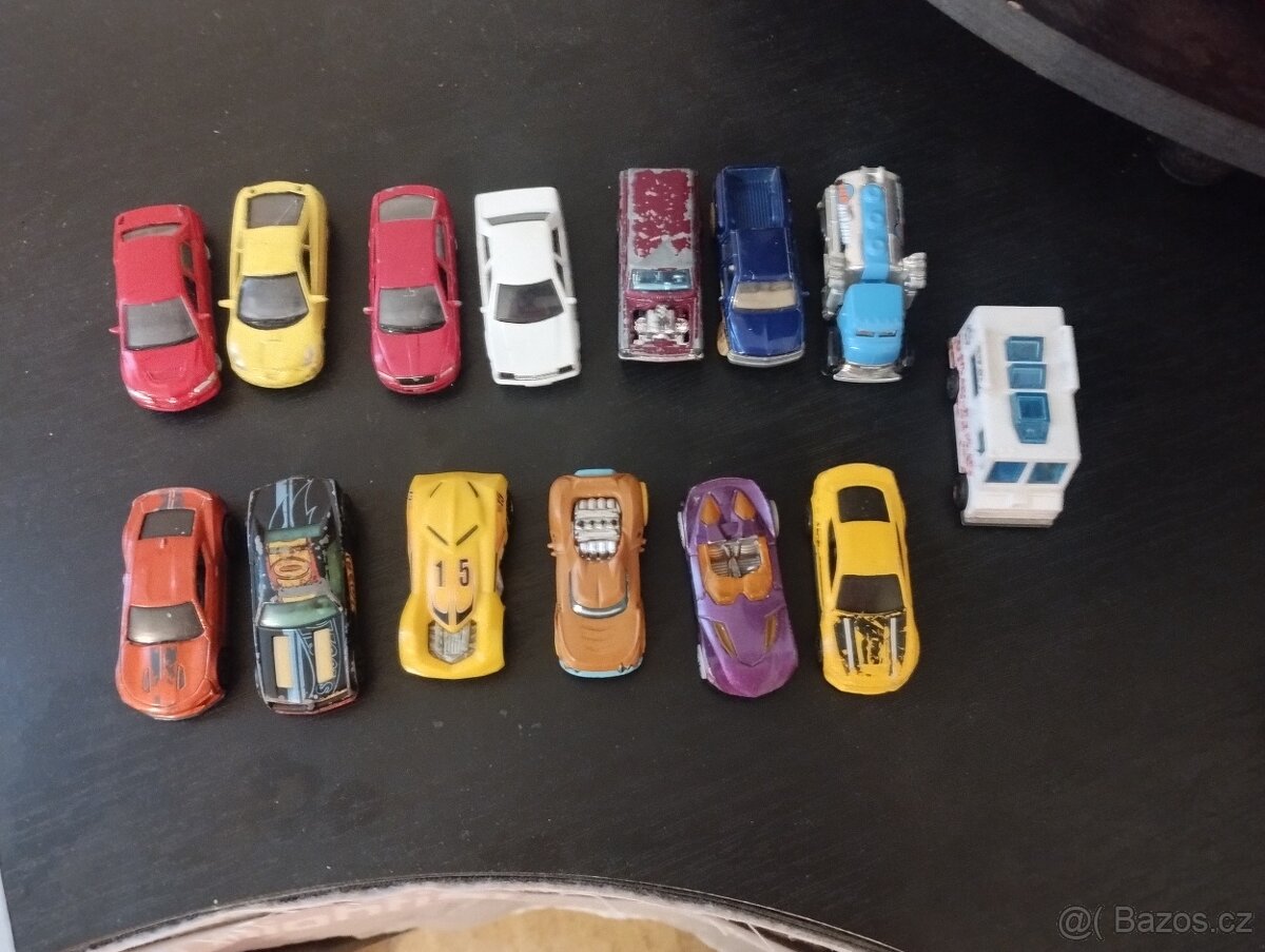 Autíčka Hot Wheels