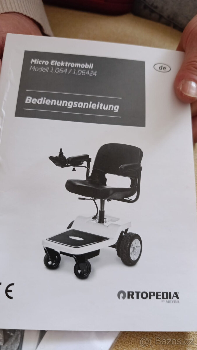 Invalidní mikroskútr