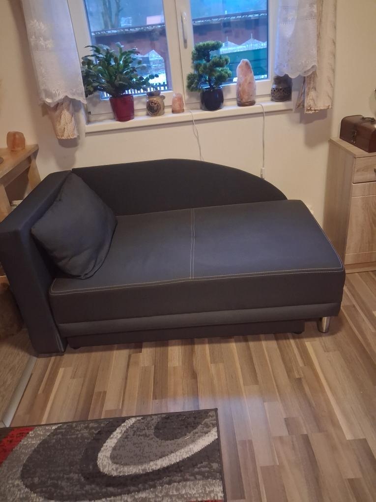 prodám pohovku