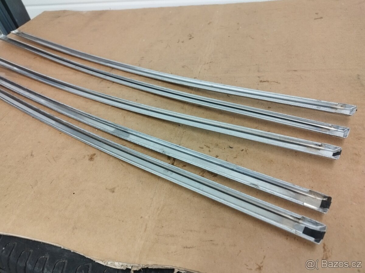 ŠKODA 100 NOVÉ LIŠTY ČELO